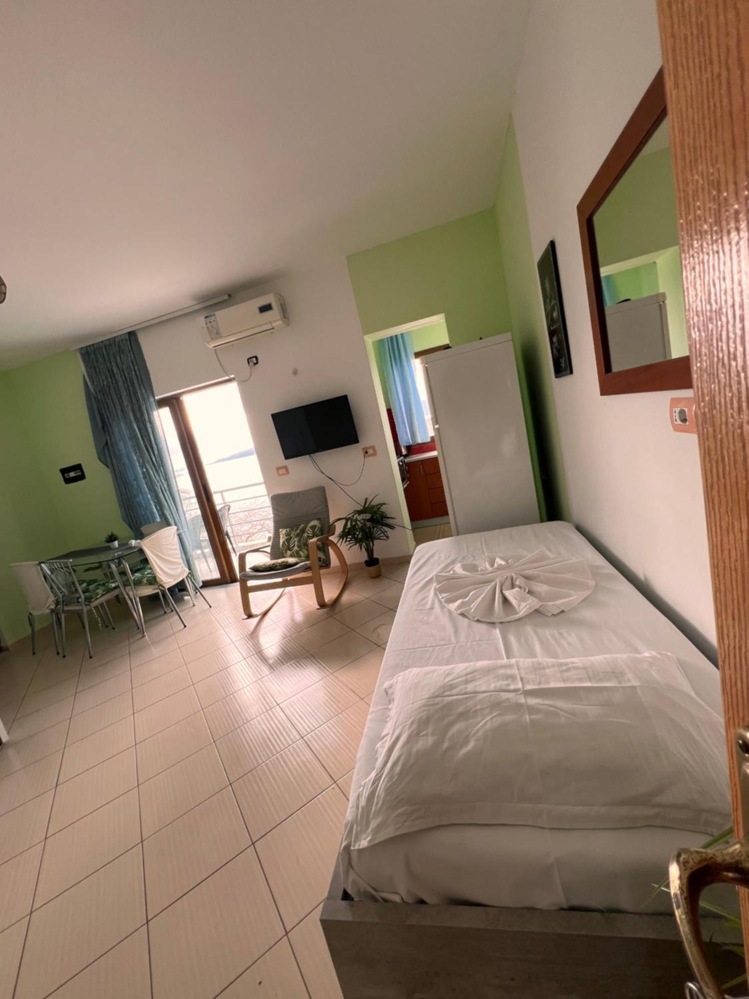 Majki Beach Apartments Sarandë Eksteriør bilde