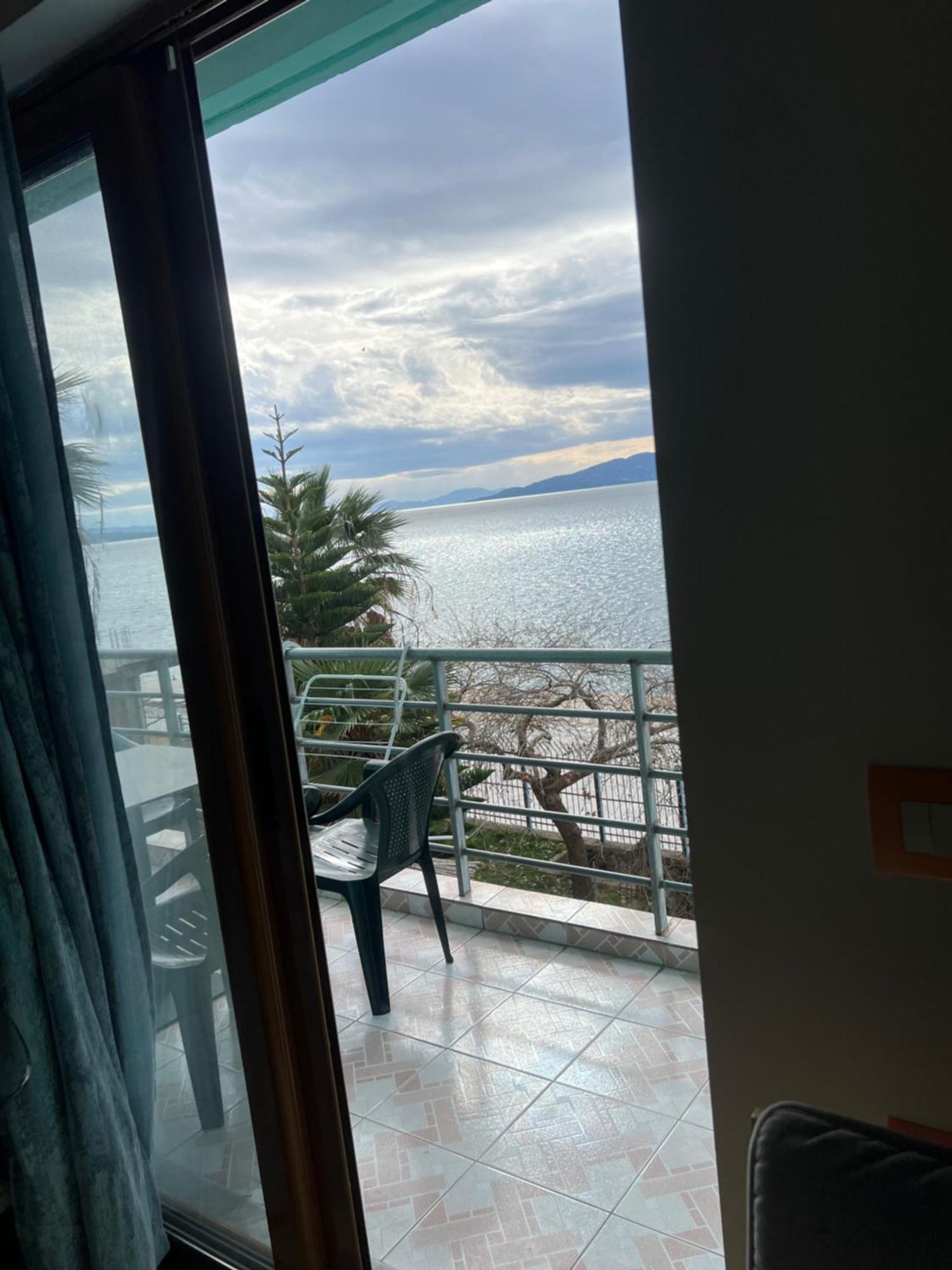 Majki Beach Apartments Sarandë Eksteriør bilde