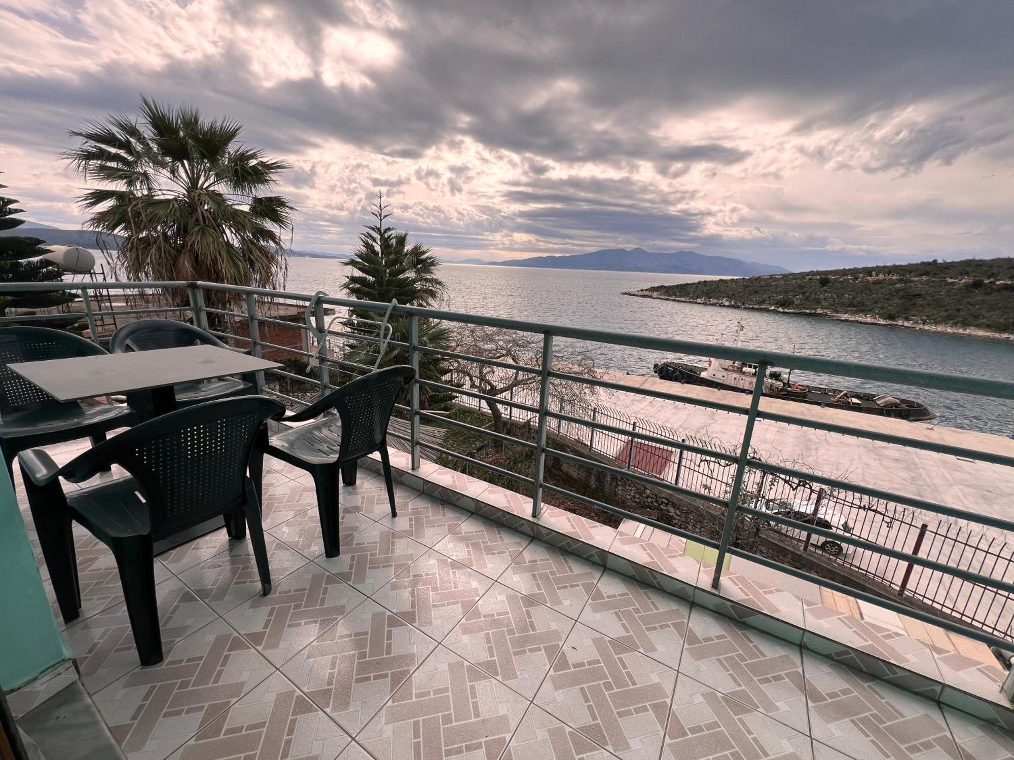 Majki Beach Apartments Sarandë Eksteriør bilde