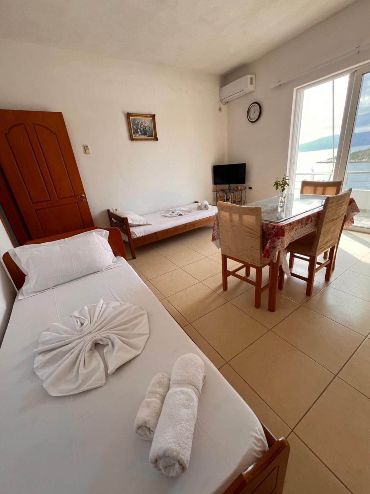 Majki Beach Apartments Sarandë Eksteriør bilde