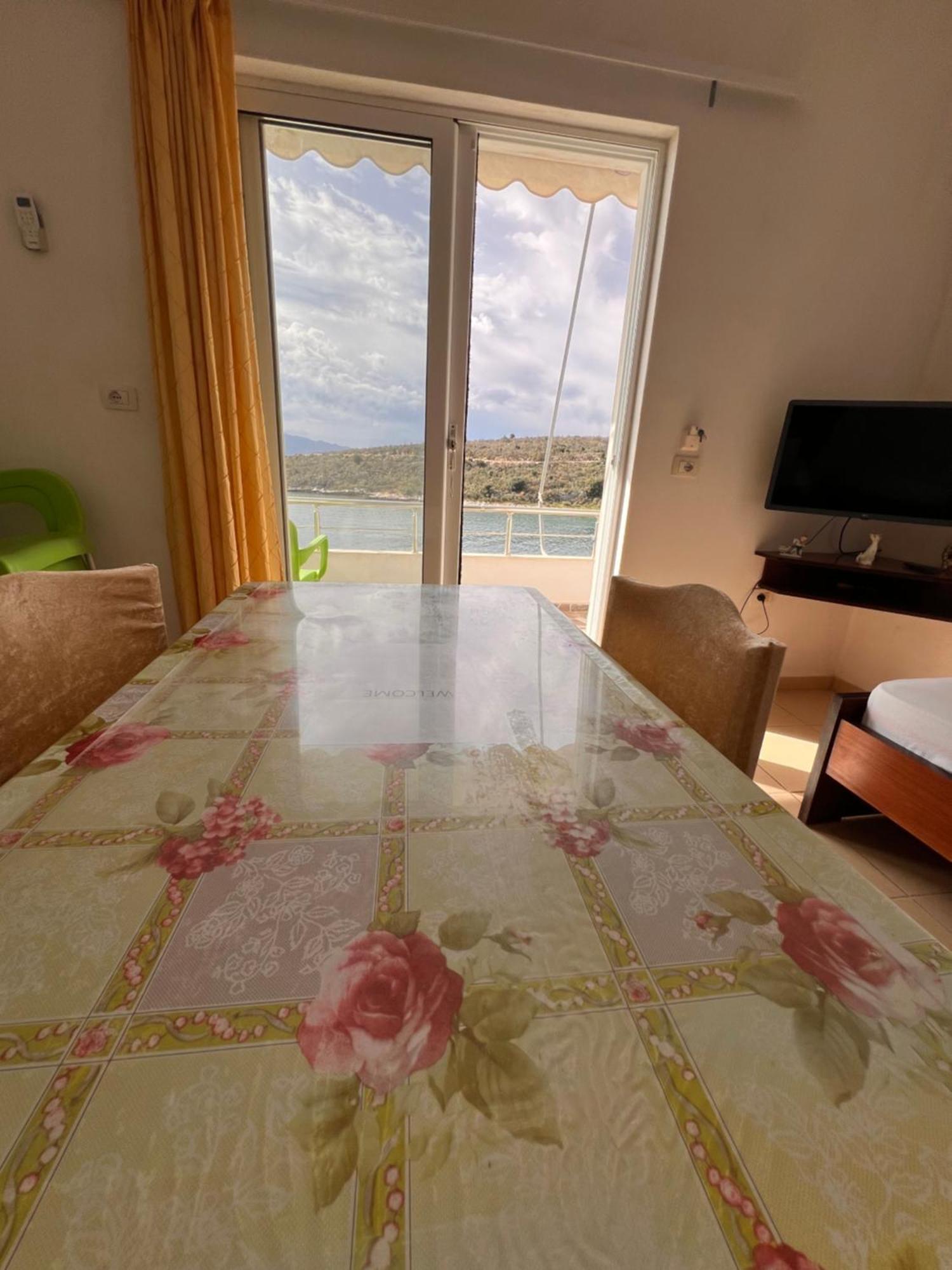 Majki Beach Apartments Sarandë Eksteriør bilde